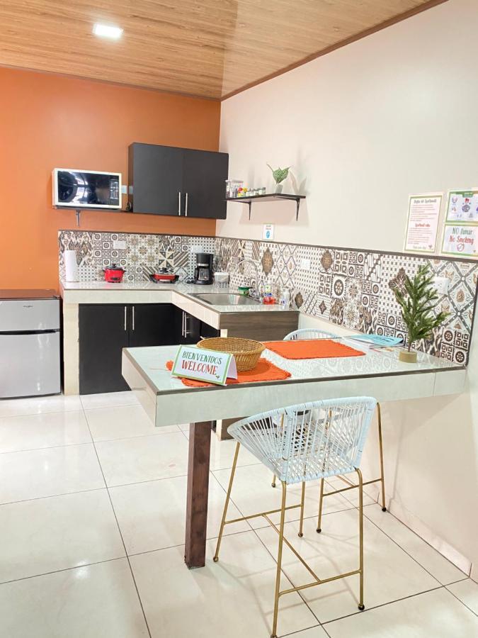 Pura Vida Apartment. 5 Min From Airport 알라후엘라 외부 사진