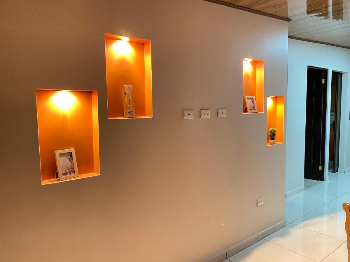 Pura Vida Apartment. 5 Min From Airport 알라후엘라 외부 사진
